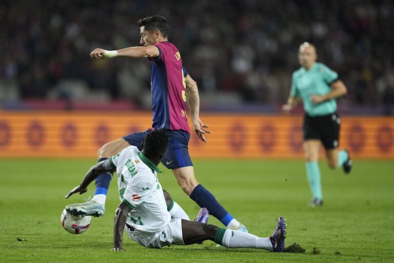 El Barça extiende su racha de victorias en Liga ante Getafe.