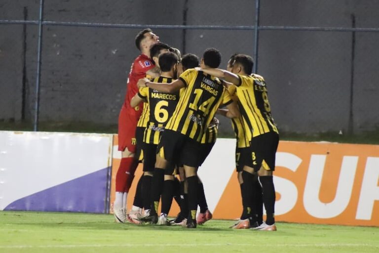 Copa Paraguay: Guaraní avanza a cuartos tras un difícil partido.