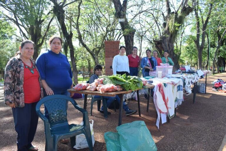 Carapeguá: feria impulsa a emprendedoras a mejorar su calidad de vida.