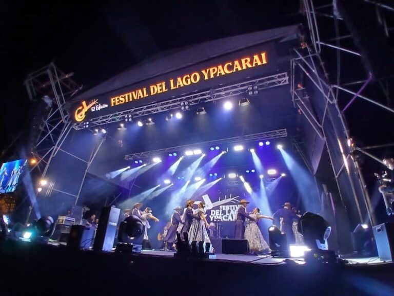 Emocionante noche del Festival del Lago Ypacaraí en 52°