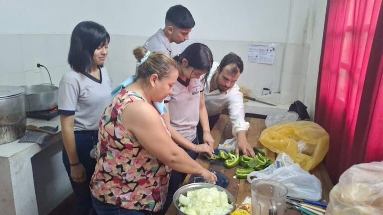 Excluidos de Hambre Cero amenazan con protestas en colegios de Central