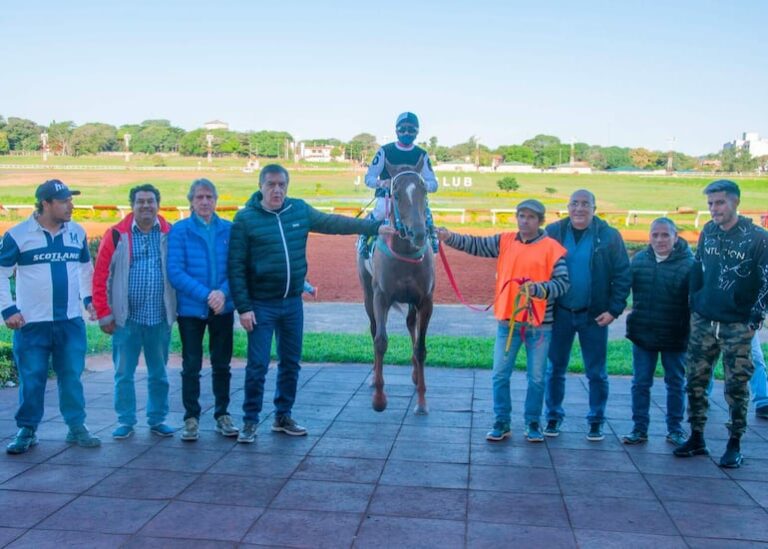 Regresa cartelera burrera del Jockey Club con premios especiales.