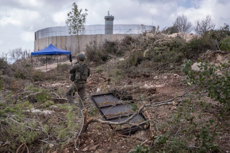 La ONU condena la invasión de Israel a base libanesa.