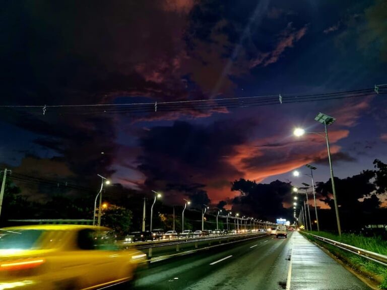 Meteorología: tormentas y ligero descenso de temperatura pronosticados para Paraguay hoy.