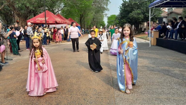 Villetanos honran a la Virgen del Rosario con fervor y devoción en su celebración